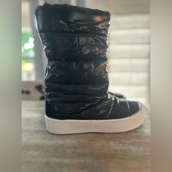 Jeffrey Campbell Snowed II Retro puffer boot in black, women’s size 10. NWOT - Picture 4 of 5